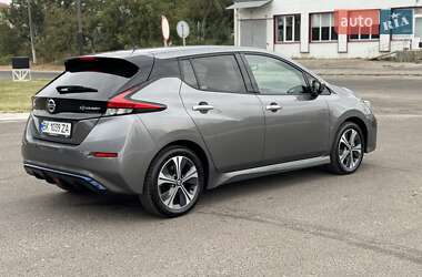 Хэтчбек Nissan Leaf 2020 в 