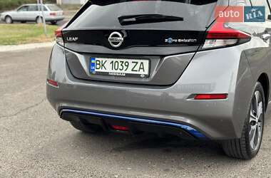 Хэтчбек Nissan Leaf 2020 в 