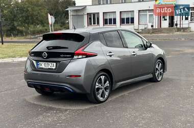 Хэтчбек Nissan Leaf 2020 в 