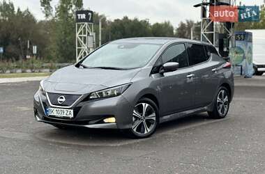 Хэтчбек Nissan Leaf 2020 в 