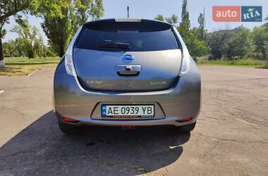 Хэтчбек Nissan Leaf 2014 в 