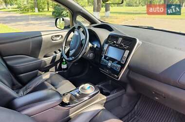 Хэтчбек Nissan Leaf 2014 в 