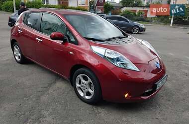 Хэтчбек Nissan Leaf 2012 в 