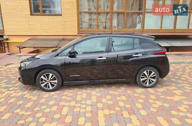 Хэтчбек Nissan Leaf 2018 в 