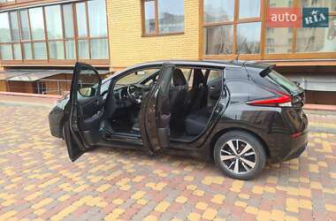 Хэтчбек Nissan Leaf 2018 в 