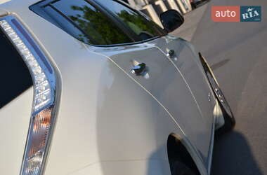 Хэтчбек Nissan Leaf 2016 в 