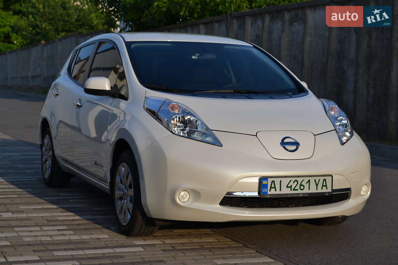 Хэтчбек Nissan Leaf 2016 в 