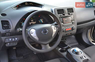 Хэтчбек Nissan Leaf 2016 в 