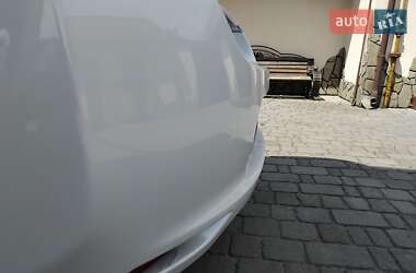 Хетчбек Nissan Leaf 2017 в 