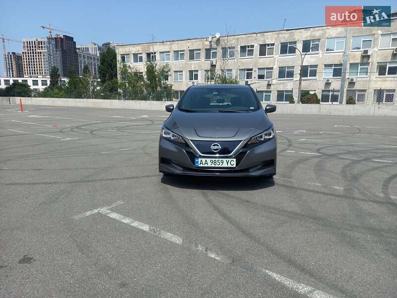 Хетчбек Nissan Leaf 2020 в Києві