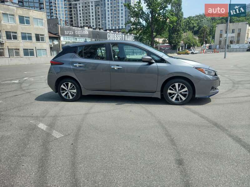Хетчбек Nissan Leaf 2020 в Києві