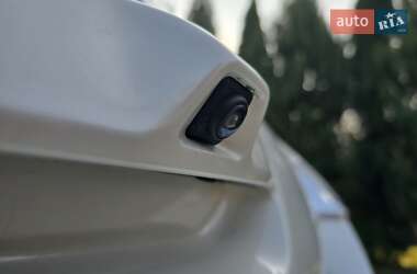 Хэтчбек Nissan Leaf 2017 в 