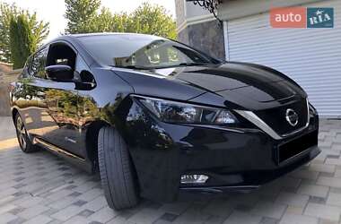 Хэтчбек Nissan Leaf 2018 в 