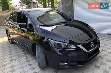 Хэтчбек Nissan Leaf 2018 в 