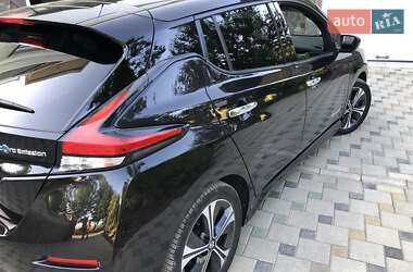 Хэтчбек Nissan Leaf 2018 в 