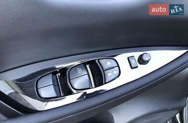 Хэтчбек Nissan Leaf 2018 в 
