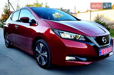 Хэтчбек Nissan Leaf 2019 в 