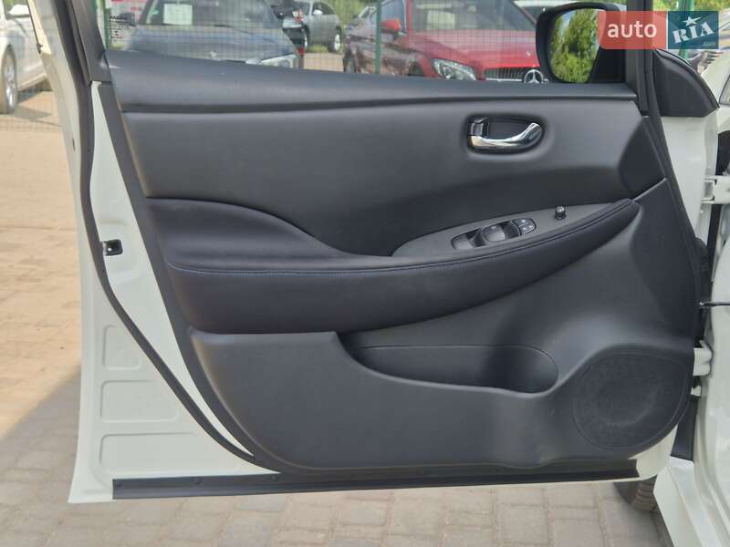 Хетчбек Nissan Leaf 2022 в Бердичеві