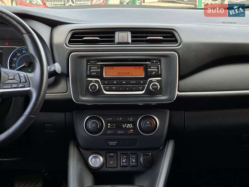 Хетчбек Nissan Leaf 2022 в Бердичеві