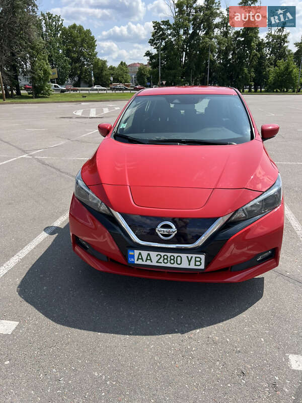 Хэтчбек Nissan Leaf 2019 в Киеве