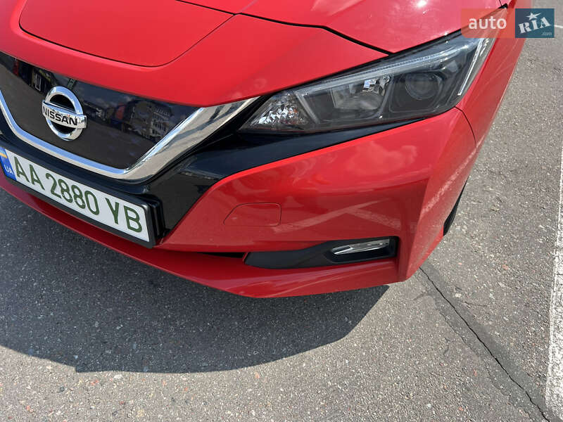 Хэтчбек Nissan Leaf 2019 в Киеве