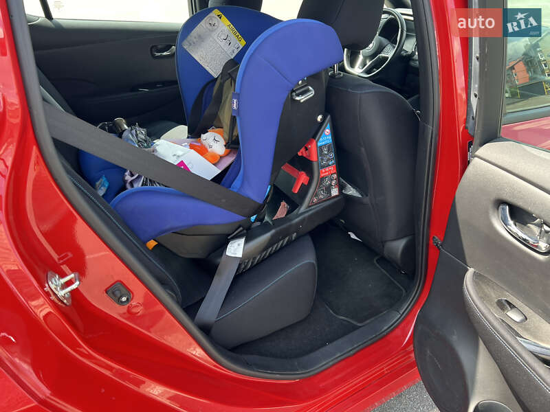Хэтчбек Nissan Leaf 2019 в Киеве