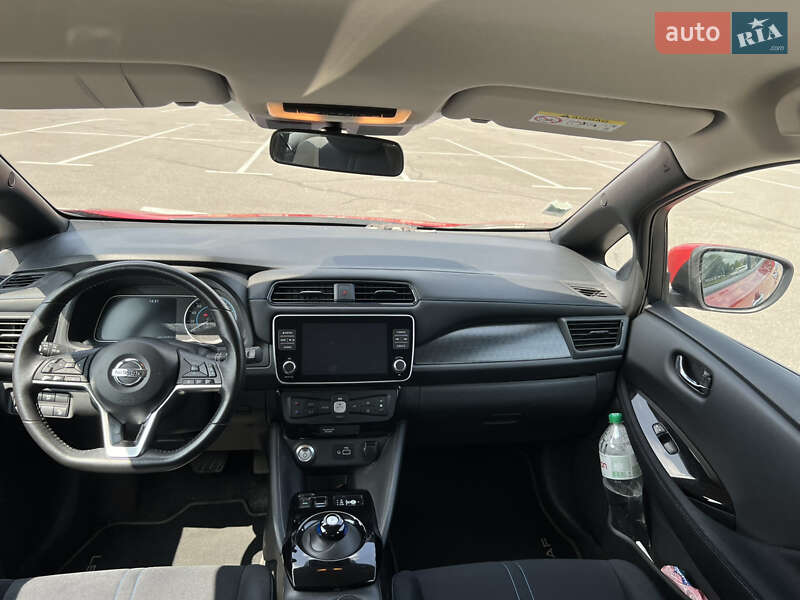Хэтчбек Nissan Leaf 2019 в Киеве