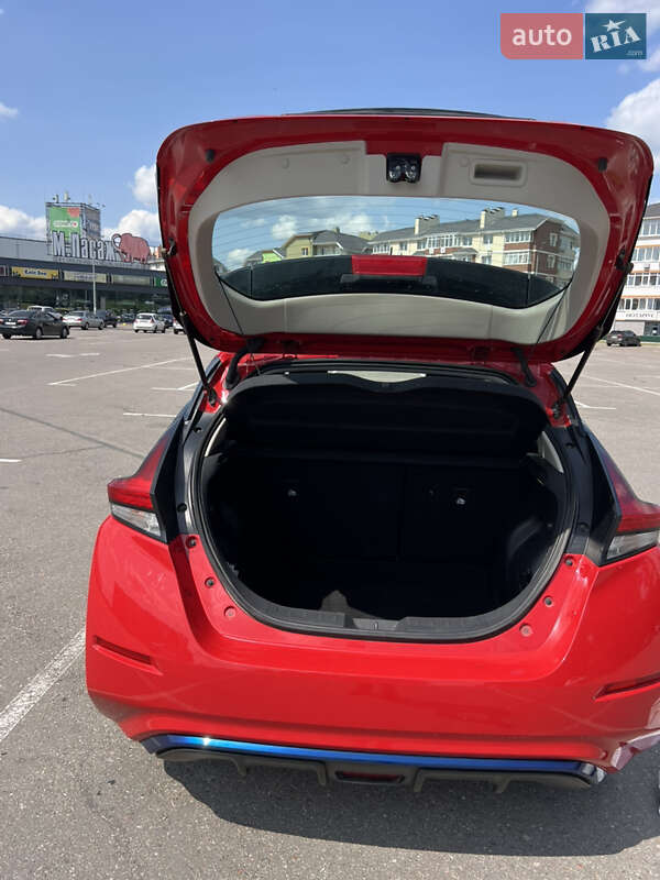 Хэтчбек Nissan Leaf 2019 в Киеве