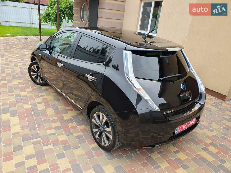 Хетчбек Nissan Leaf 2013 в Горі