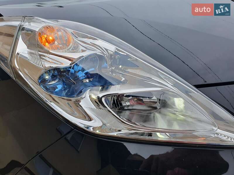 Хетчбек Nissan Leaf 2013 в Горі