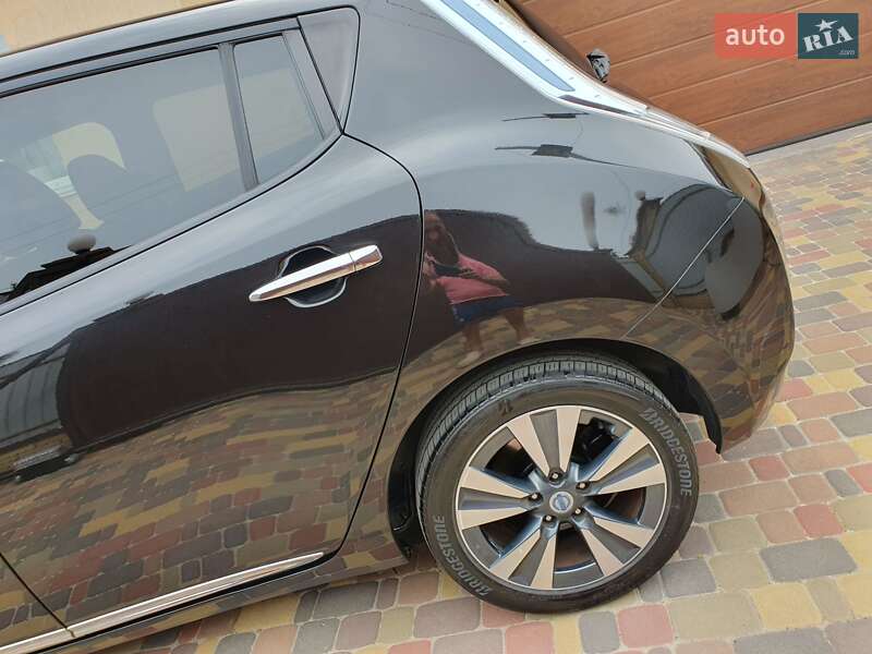 Хетчбек Nissan Leaf 2013 в Горі
