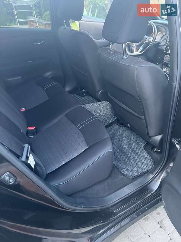 Хэтчбек Nissan Leaf 2018 в Тячеве фото 23 Хэтчбек Nissan Leaf 2018 в Тячеве