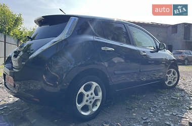 Хэтчбек Nissan Leaf 2012 в 