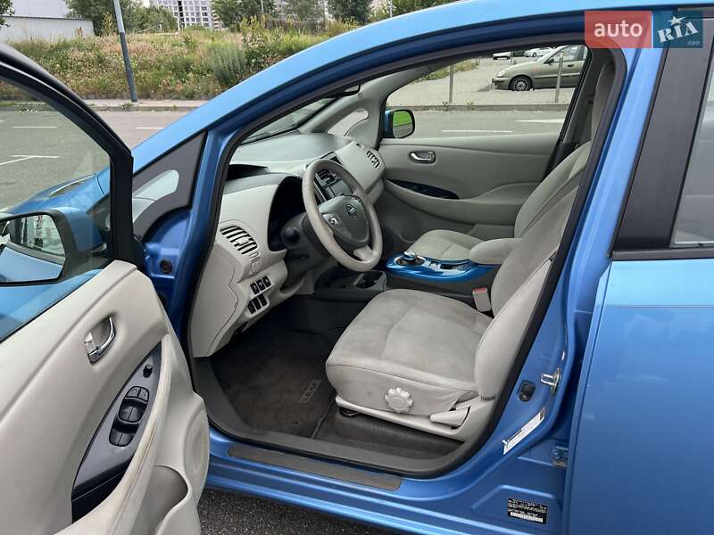 Хетчбек Nissan Leaf 2012 в Києві