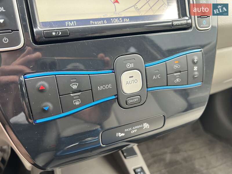 Хетчбек Nissan Leaf 2012 в Києві