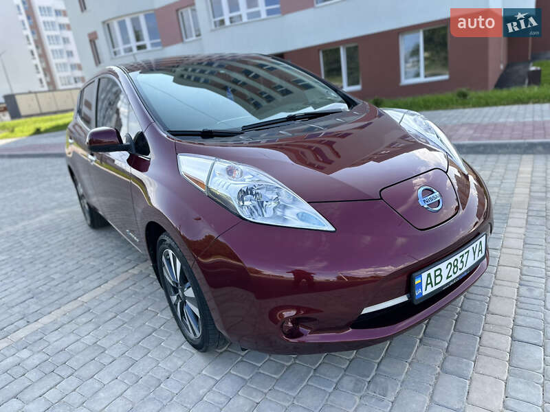 Хэтчбек Nissan Leaf 2016 в 