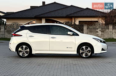 Хэтчбек Nissan Leaf 2020 в 
