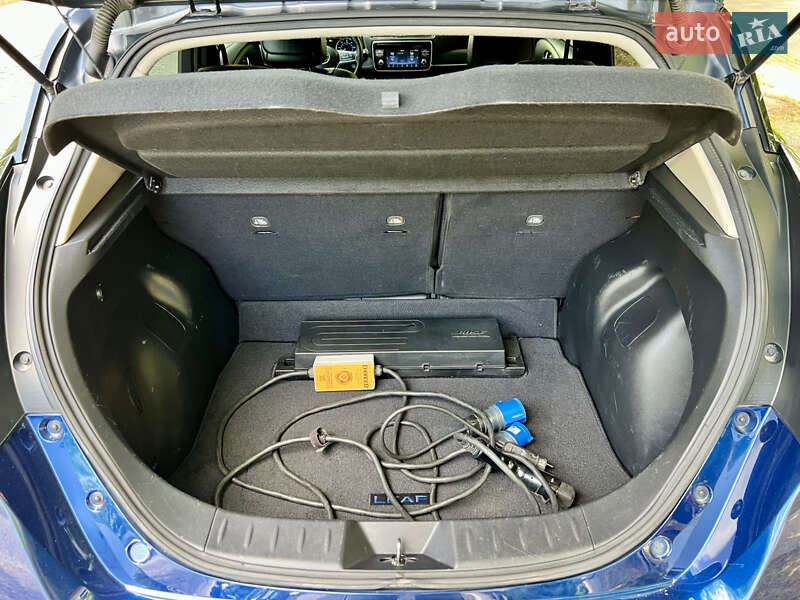 Хэтчбек Nissan Leaf 2018 в Днепре