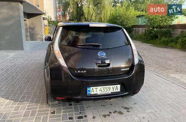 Хетчбек Nissan Leaf 2015 в 