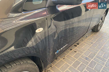 Хетчбек Nissan Leaf 2015 в 