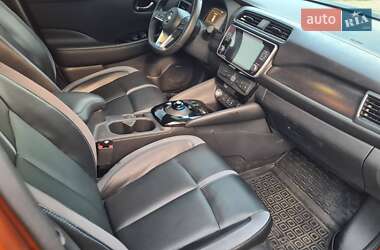 Хэтчбек Nissan Leaf 2021 в 