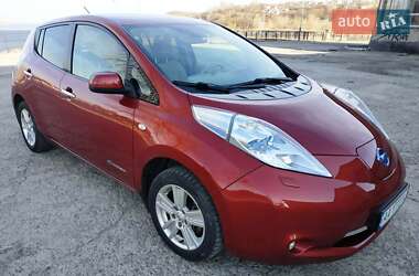 Хэтчбек Nissan Leaf 2012 в 