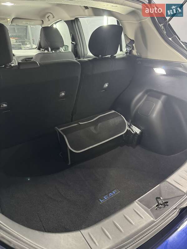 Хэтчбек Nissan Leaf 2018 в Черновцах