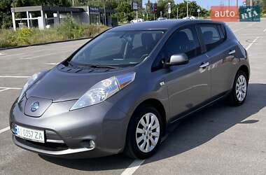 Хэтчбек Nissan Leaf 2015 в 