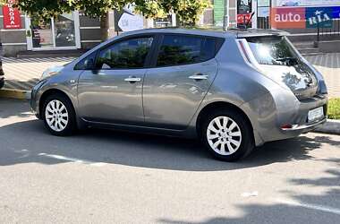 Хэтчбек Nissan Leaf 2015 в 