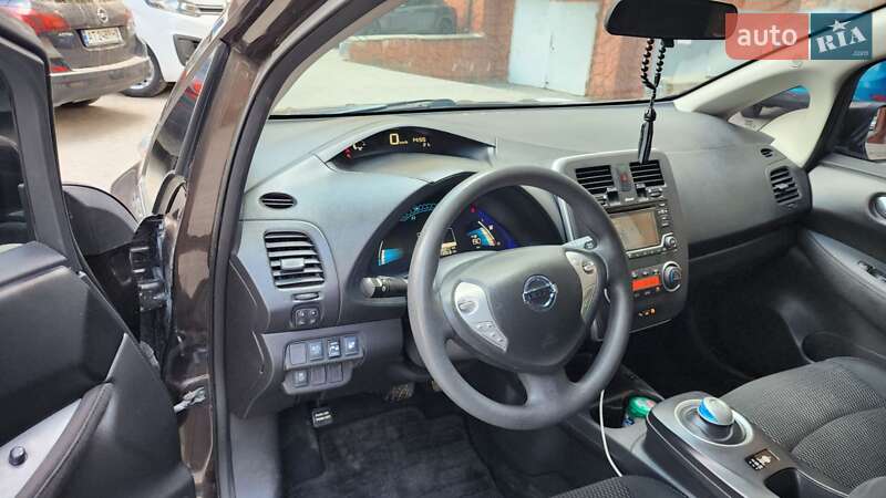 Хэтчбек Nissan Leaf 2015 в Ивано-Франковске