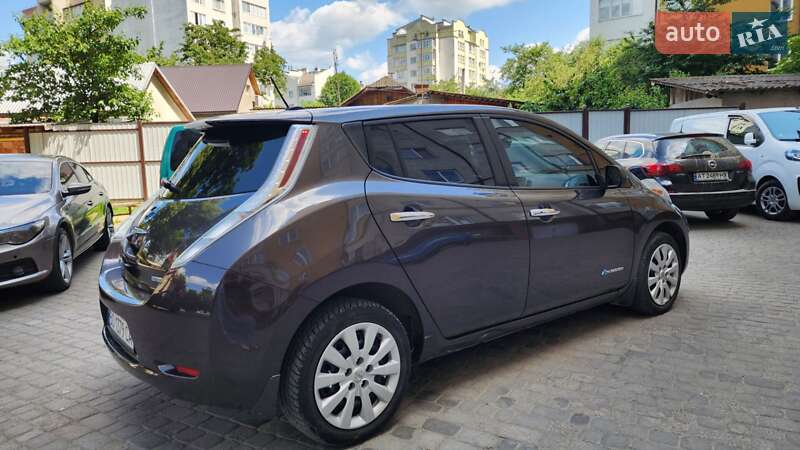 Хэтчбек Nissan Leaf 2015 в Ивано-Франковске