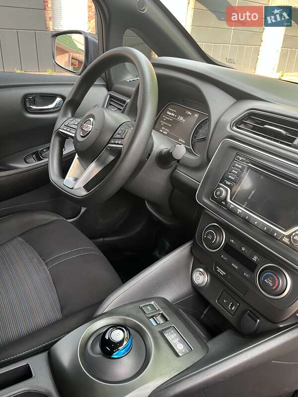 Хэтчбек Nissan Leaf 2018 в Умани