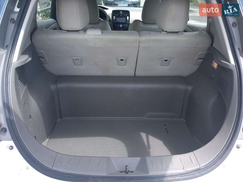 Хетчбек Nissan Leaf 2012 в Одесі