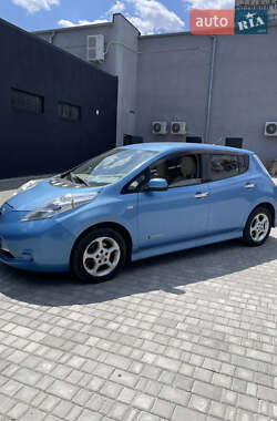 Хетчбек Nissan Leaf 2011 в 